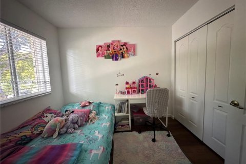 Touwnhouse à louer à Miami, Floride: 3 chambres, 106.84 m2 № 1944699 - photo 21