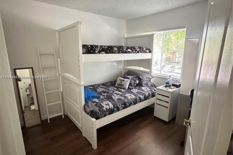 Touwnhouse à louer à Miami, Floride: 3 chambres, 106.84 m2 № 1944699 - photo 17