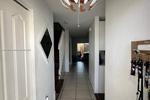 Touwnhouse à louer à Miami, Floride: 3 chambres, 106.84 m2 № 1944699 - photo 3