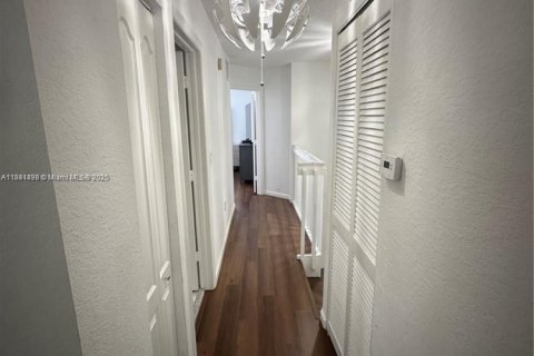 Touwnhouse à louer à Miami, Floride: 3 chambres, 106.84 m2 № 1944699 - photo 22