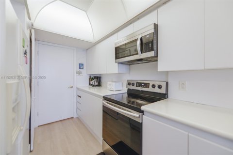 Copropriété à vendre à Lauderdale-by-the-Sea, Floride: 2 chambres, 167.22 m2 № 1988343 - photo 18