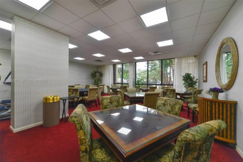 Copropriété à vendre à Lauderdale-by-the-Sea, Floride: 2 chambres, 167.22 m2 № 1988343 - photo 28