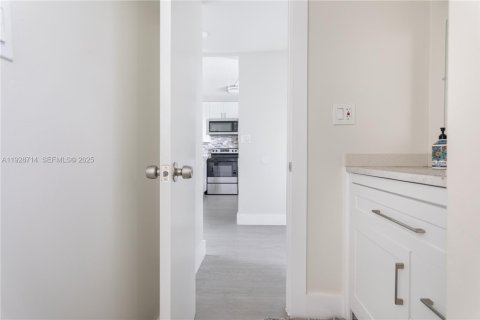 Condominio en venta en North Miami Beach, Florida, 1 dormitorio, 75.44 m2 № 1987194 - foto 22