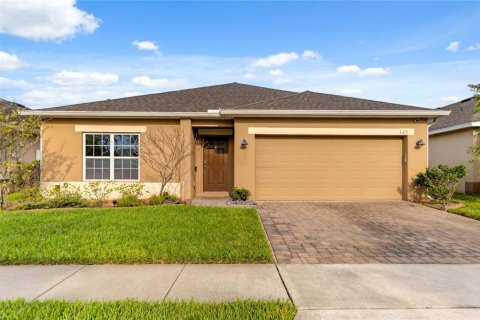 House in Davenport, Florida 3 bedrooms, 162.11 sq.m. № 2258950