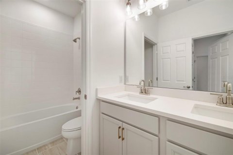 House in DeLand, Florida 4 bedrooms, 233.46 sq.m. № 1774687 - photo 13