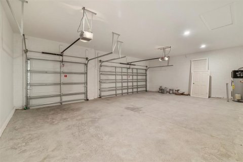 House in DeLand, Florida 4 bedrooms, 233.46 sq.m. № 1774687 - photo 20