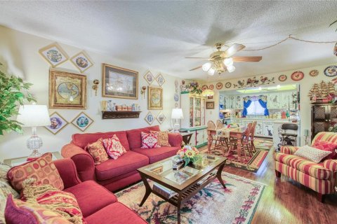 Condo in New Port Richey, Florida, 2 bedrooms № 2114676 - photo 19