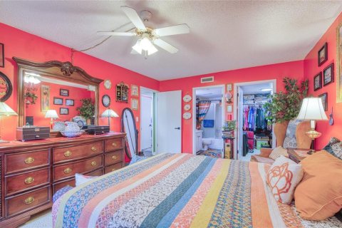 Condo in New Port Richey, Florida, 2 bedrooms № 2114676 - photo 26