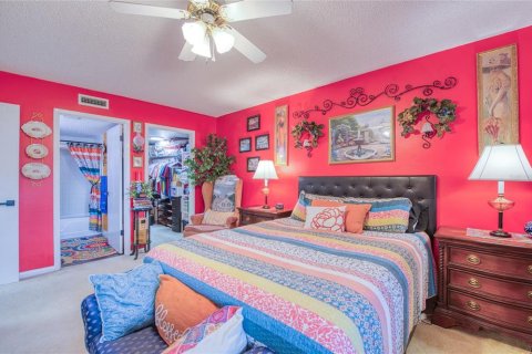 Condo in New Port Richey, Florida, 2 bedrooms № 2114676 - photo 25