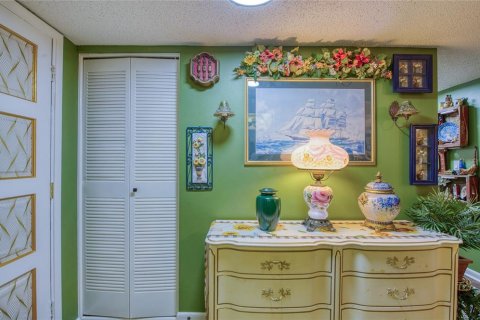 Condo in New Port Richey, Florida, 2 bedrooms № 2114676 - photo 7
