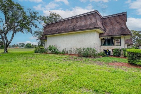 Condo in New Port Richey, Florida, 2 bedrooms № 2114676 - photo 4