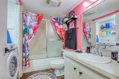 Condo in New Port Richey, Florida, 2 bedrooms № 2114676 - photo 28