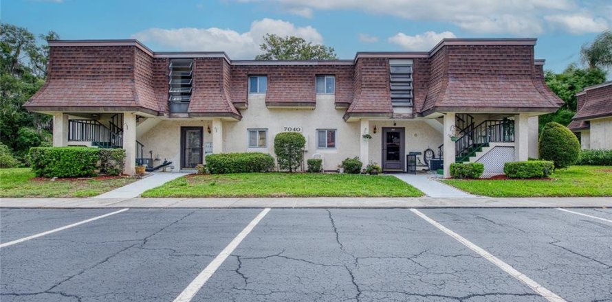 Condo in New Port Richey, Florida, 2 bedrooms № 2114676