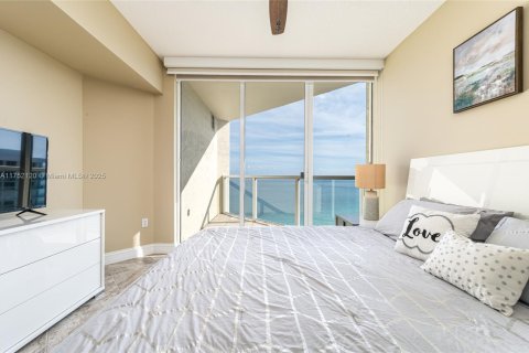 Condo in Sunny Isles Beach, Florida, 1 bedroom  № 1961517 - photo 11