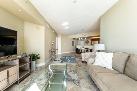 Condo in Sunny Isles Beach, Florida, 1 bedroom  № 1961517 - photo 4