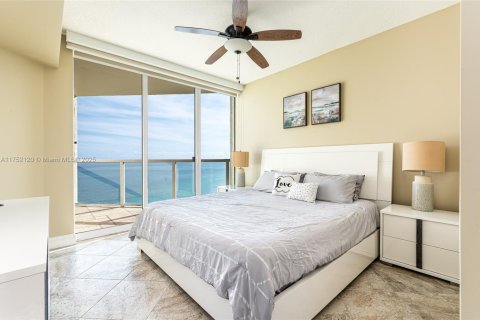 Condo in Sunny Isles Beach, Florida, 1 bedroom  № 1961517 - photo 10