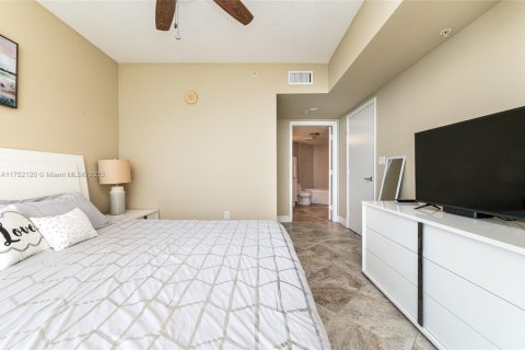 Condo in Sunny Isles Beach, Florida, 1 bedroom  № 1961517 - photo 13