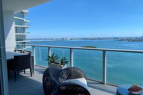Condominio en venta en Miami, Florida, 2 dormitorios, 155.43 m2 № 1716152 - foto 2