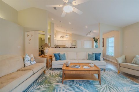 House in New Smyrna Beach, Florida 3 bedrooms, 146.51 sq.m. № 1434276 - photo 7