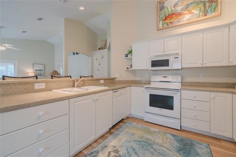 House in New Smyrna Beach, Florida 3 bedrooms, 146.51 sq.m. № 1434276 - photo 12