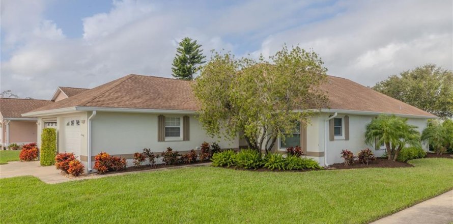 House in New Smyrna Beach, Florida 3 bedrooms, 146.51 sq.m. № 1434276
