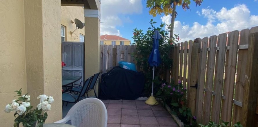 Casa en Miami, Florida 3 dormitorios, 107.77 m2 № 1227600