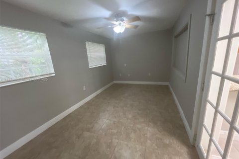 Casa en venta en Sunrise, Florida, 3 dormitorios, 142.79 m2 № 1823728 - foto 8