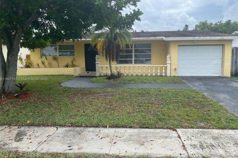 Casa en venta en Sunrise, Florida, 3 dormitorios, 142.79 m2 № 1823728 - foto 1