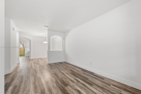 Touwnhouse à vendre à Homestead, Floride: 4 chambres, 172.05 m2 № 1981699 - photo 3