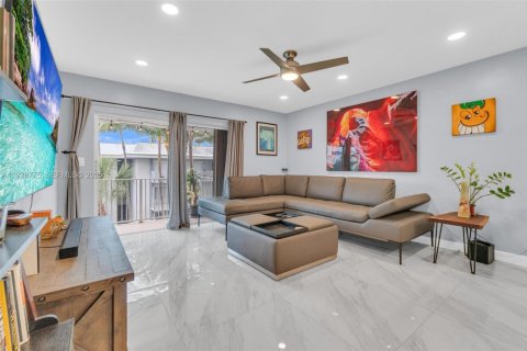 Copropriété à vendre à Miami, Floride: 2 chambres, 87.14 m2 № 1987424 - photo 11