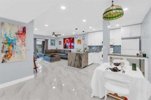 Copropriété à vendre à Miami, Floride: 2 chambres, 87.14 m2 № 1987424 - photo 10