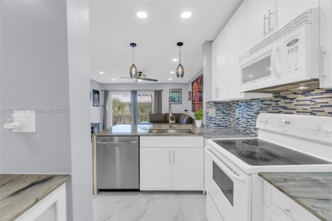 Copropriété à vendre à Miami, Floride: 2 chambres, 87.14 m2 № 1987424 - photo 19