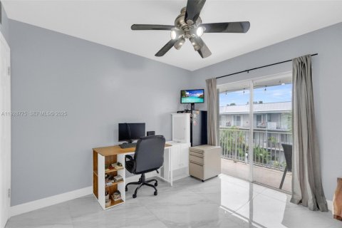 Copropriété à vendre à Miami, Floride: 2 chambres, 87.14 m2 № 1987424 - photo 28