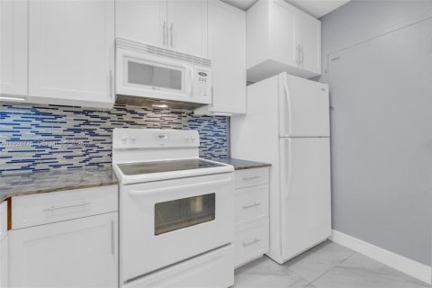 Copropriété à vendre à Miami, Floride: 2 chambres, 87.14 m2 № 1987424 - photo 18