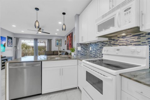 Copropriété à vendre à Miami, Floride: 2 chambres, 87.14 m2 № 1987424 - photo 3