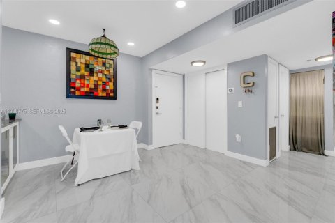 Copropriété à vendre à Miami, Floride: 2 chambres, 87.14 m2 № 1987424 - photo 16