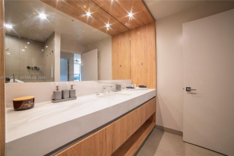 Condominio en alquiler en Miami, Florida, 1 dormitorio, 55.74 m2 № 2155077 - foto 15