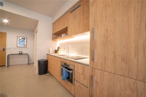 Condominio en alquiler en Miami, Florida, 1 dormitorio, 55.74 m2 № 2155077 - foto 4