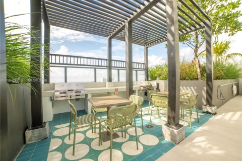 Condominio en alquiler en Miami, Florida, 1 dormitorio, 55.74 m2 № 2155077 - foto 24