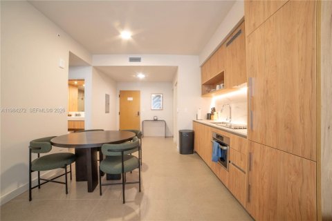 Condominio en Miami, Florida, 1 dormitorio  № 2155077