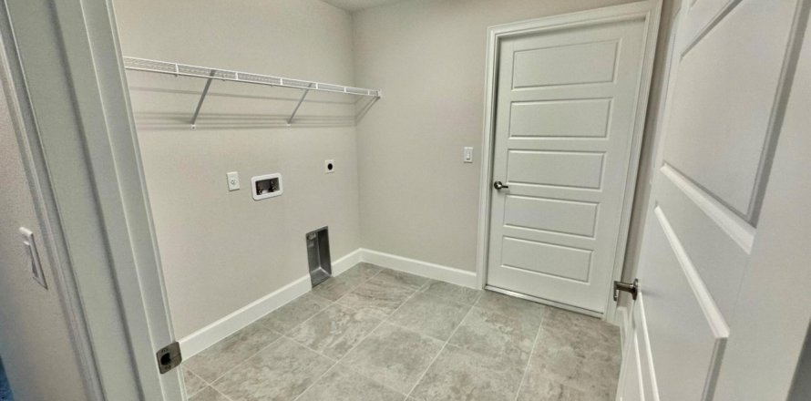 House in Fort Pierce, Florida 3 bedrooms, 164.99 sq.m. № 1224583