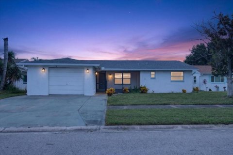 Villa ou maison à Holiday, Floride 4 chambres, 145.48 m2 № 2377776