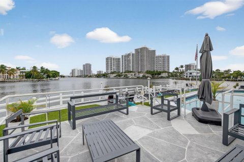 Купить кондоминиум в Халландейл-Бич, Флорида 2 спальни, 111.48м2, № 2006719 - фото 13