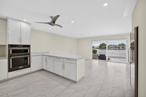 Купить кондоминиум в Халландейл-Бич, Флорида 2 спальни, 111.48м2, № 2006719 - фото 5