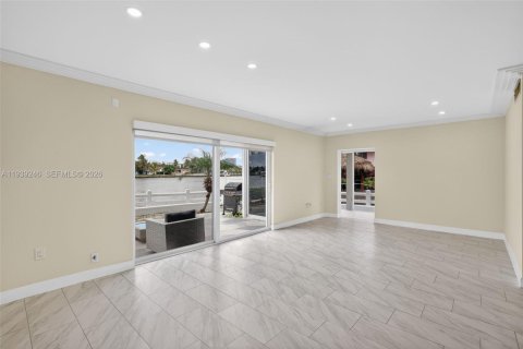 Купить кондоминиум в Халландейл-Бич, Флорида 2 спальни, 111.48м2, № 2006719 - фото 19