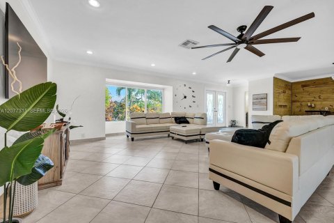 House in Delray Beach, Florida 3 bedrooms, 256.13 sq.m. № 2339962 - photo 10