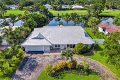 House in Delray Beach, Florida 3 bedrooms, 256.13 sq.m. № 2339962 - photo 2