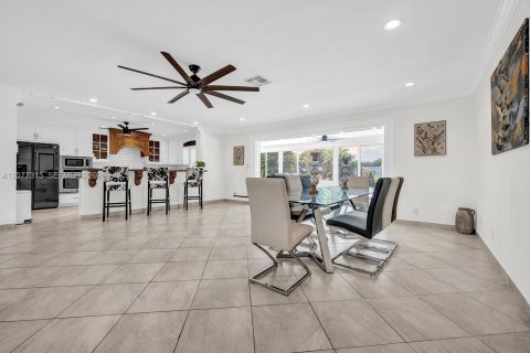 House in Delray Beach, Florida 3 bedrooms, 256.13 sq.m. № 2339962 - photo 15