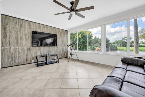 House in Delray Beach, Florida 3 bedrooms, 256.13 sq.m. № 2339962 - photo 19