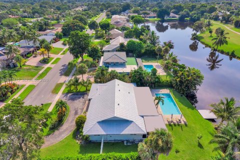 House in Delray Beach, Florida 3 bedrooms, 256.13 sq.m. № 2339962 - photo 3